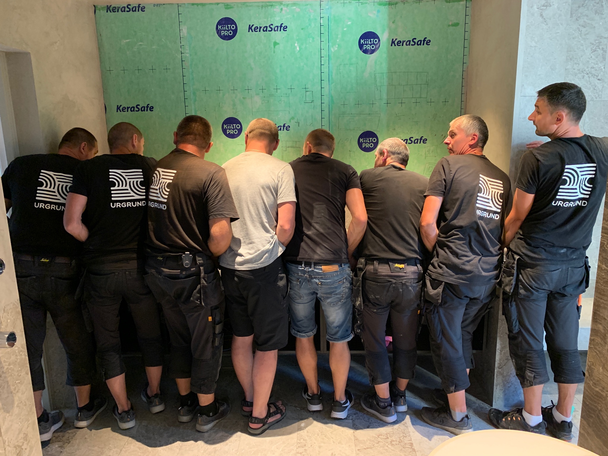 Nästa projekt: badrum med travertin och dekorputs